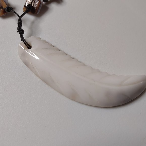 Very Cool Shell And String Necklace 21 Inches Long - Picture 4 of 15